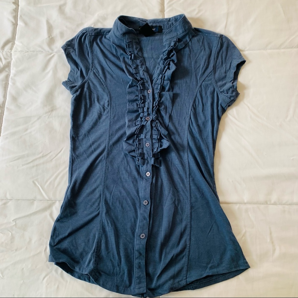 Level Eight Blue Front Ruffle Top Size Small